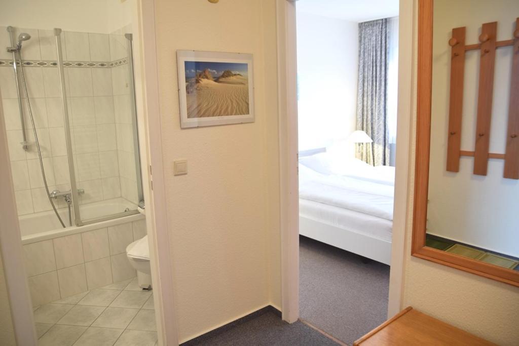 Gemuetliches 2-Zimmer-Appartement Mit Balkon. 韦斯特兰 外观 照片